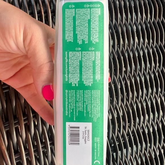 Brand New Kids Crocodile Swimming Goggles - Picture 5 of 5